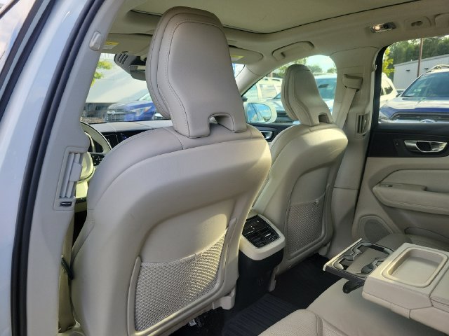 Used 2021 Volvo XC60 T5 Inscription w/ Protection Package FWD image 12