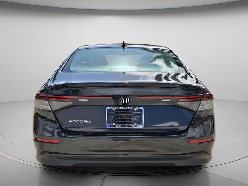 Certified 2025 Honda Accord SE image 6