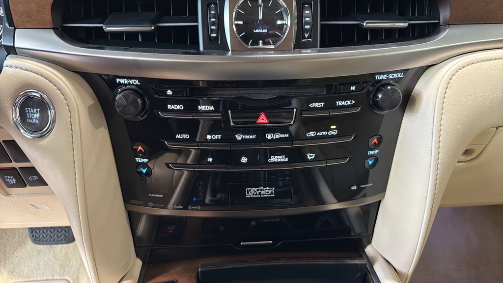 Used 2018 Lexus LX 570 4WD w/ Luxury Package image 31