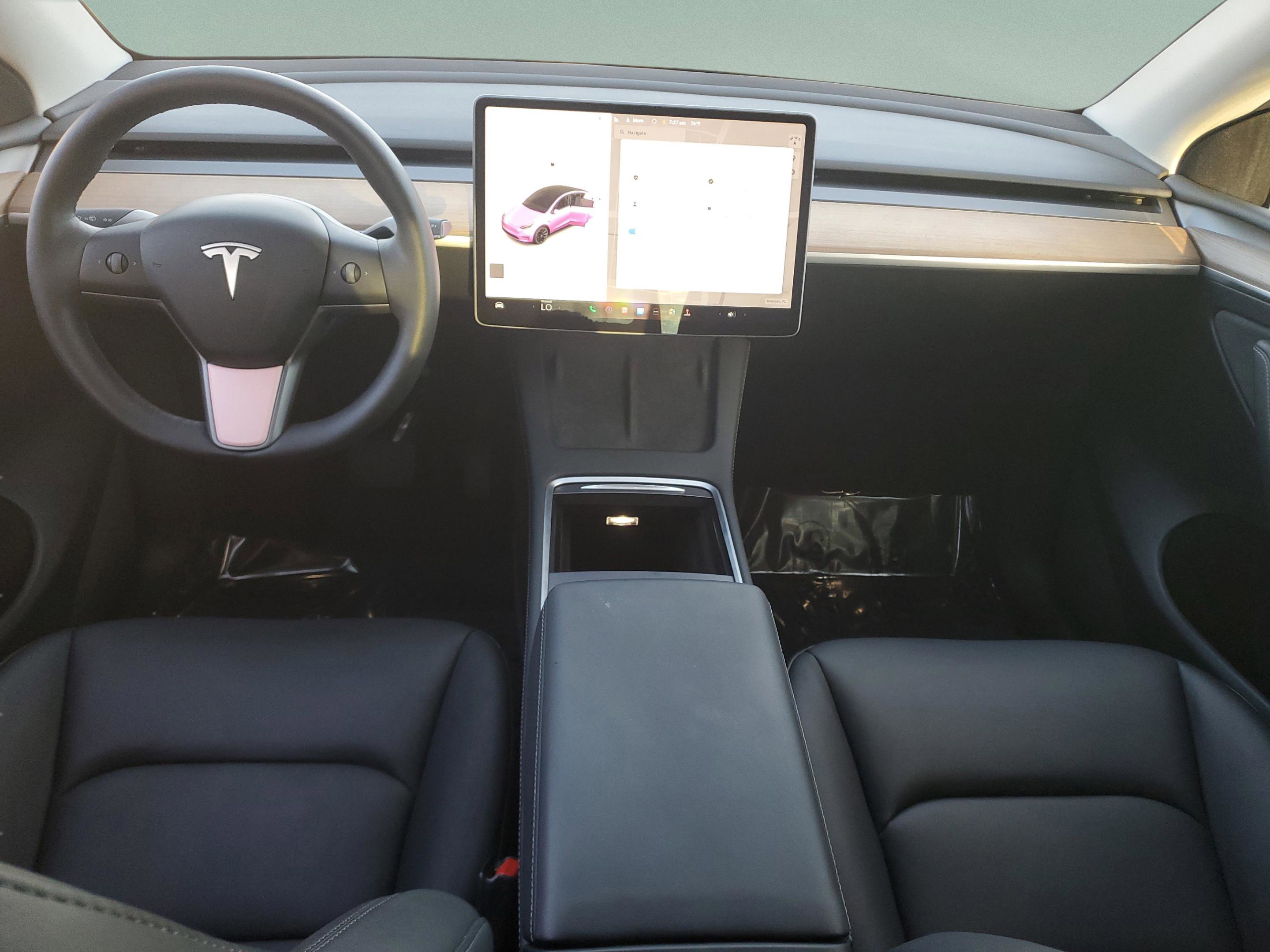 Used 2025 Tesla Model Y Long Range RWD image 9