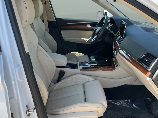 Used 2023 Audi Q5 e Premium Plus w/ Premium Plus Package AWD/4WD image 17