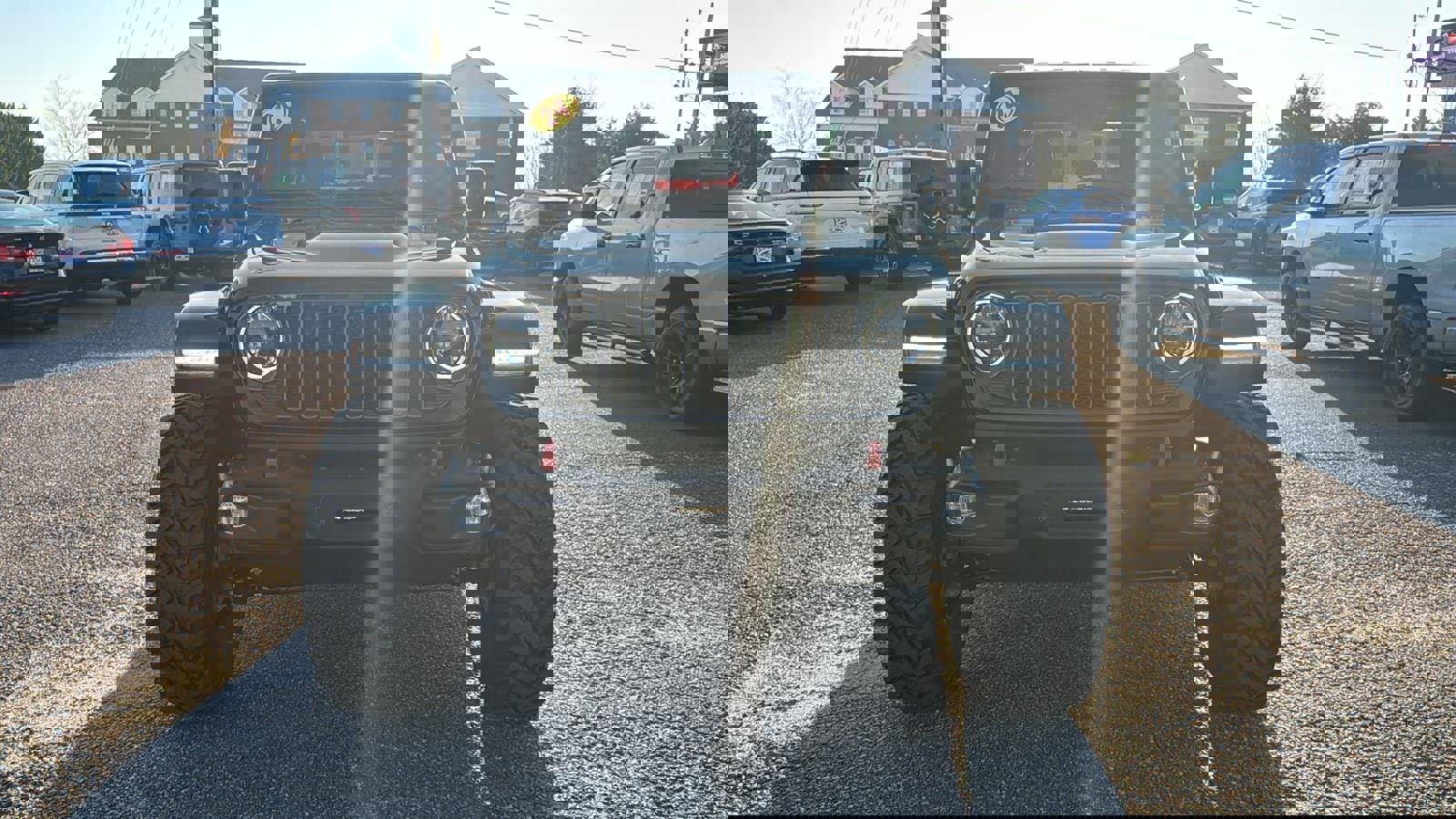 Used 2024 Jeep Gladiator Rubicon AWD/4WD image 2