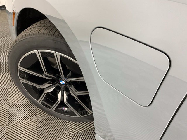 Used 2025 BMW 750e xDrive AWD/4WD image 42