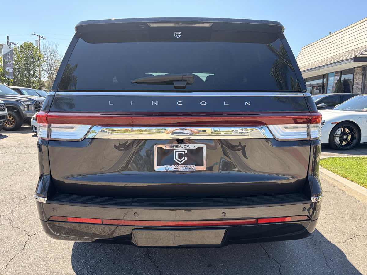 Used 2024 Lincoln Navigator Reserve AWD/4WD image 6