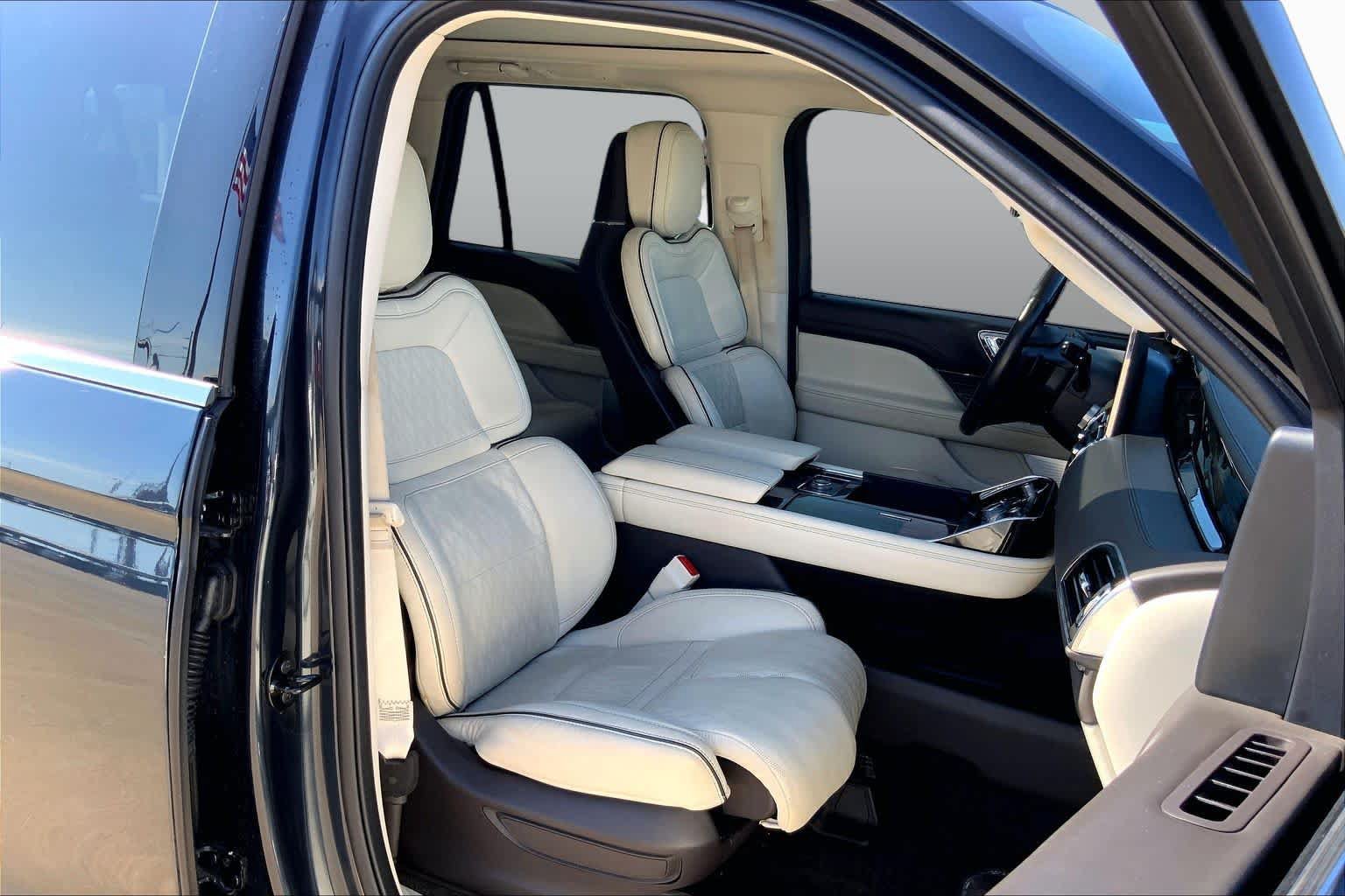 Used 2021 Lincoln Navigator L Black Label w/ Cargo Convenience Package AWD/4WD image 9