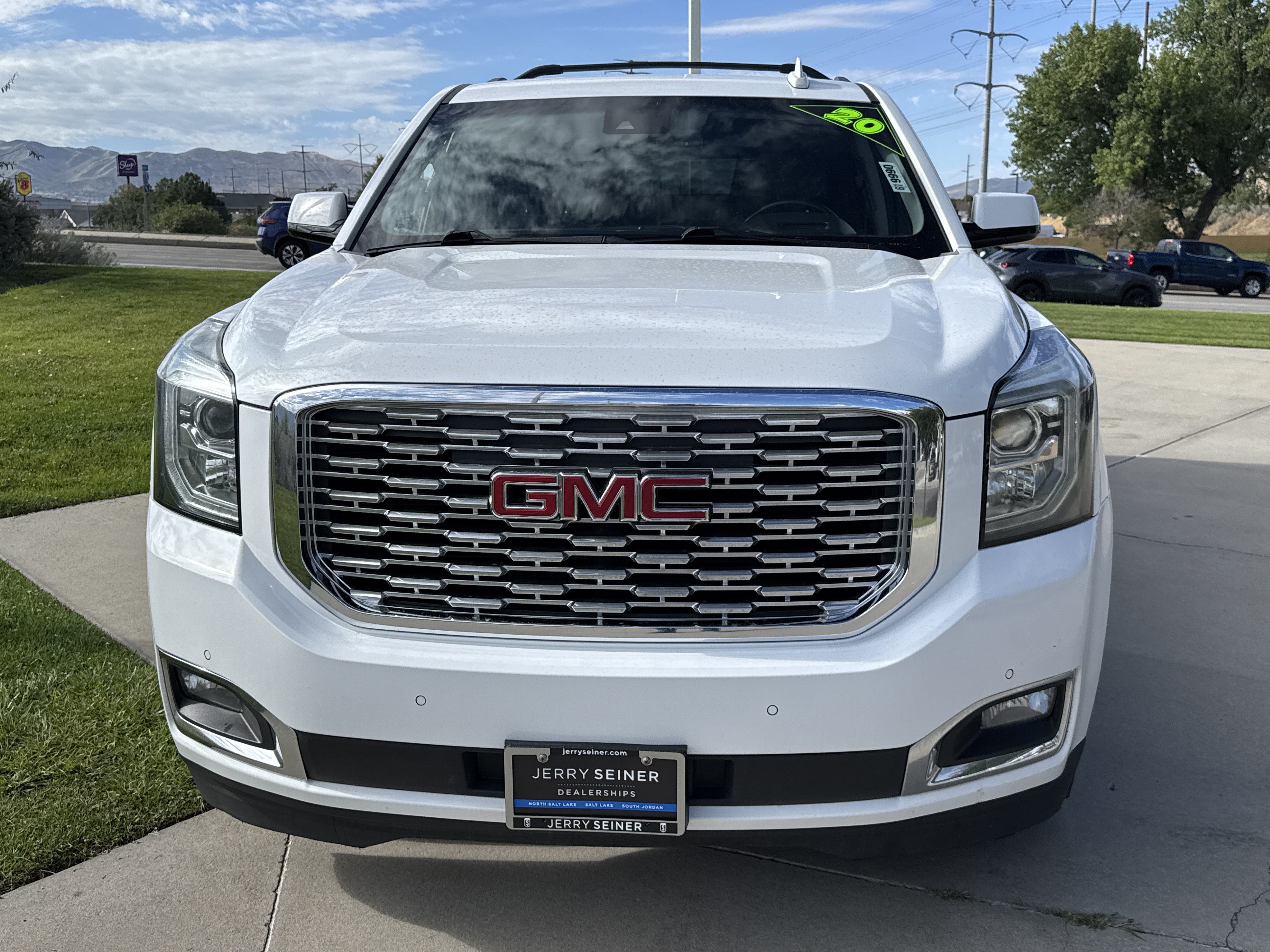 Used 2020 GMC Yukon XL Denali w/ Open Road Package AWD/4WD image 8