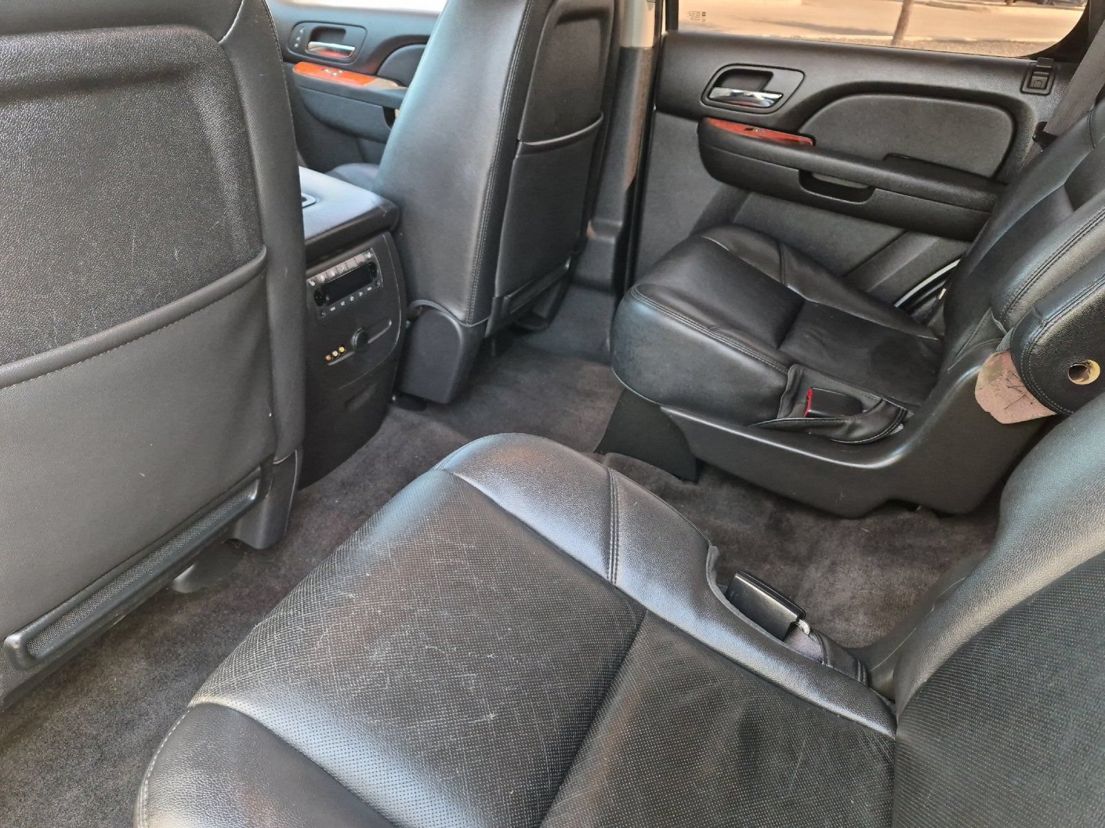 Used 2013 Chevrolet Tahoe LTZ RWD image 11