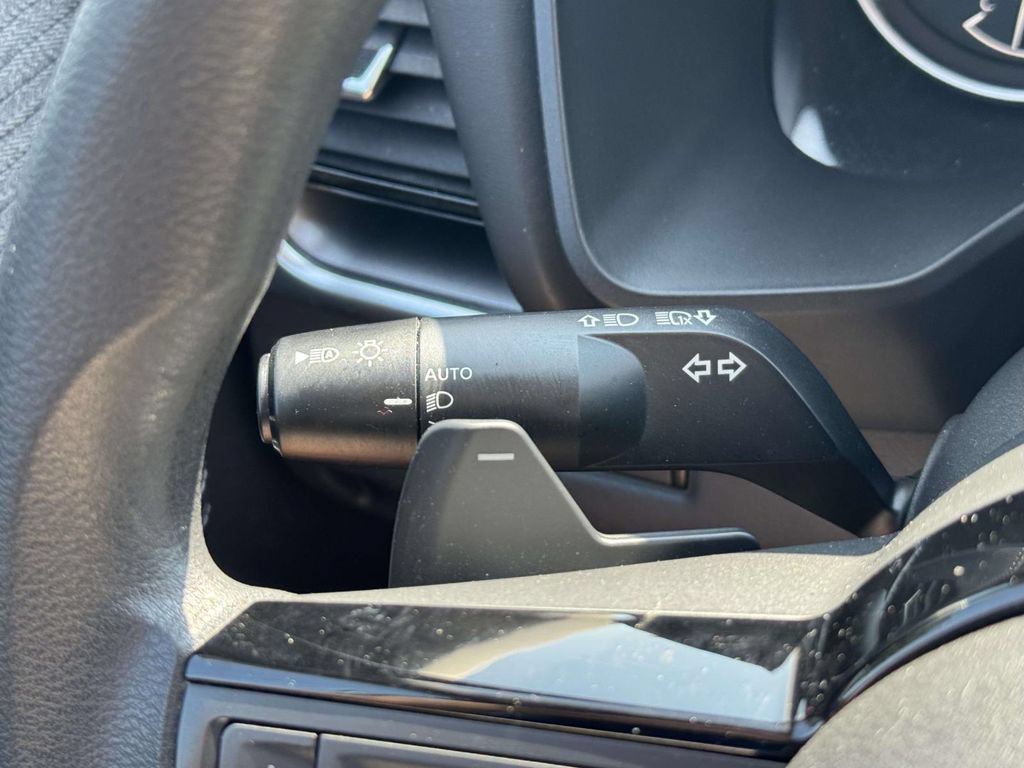 Used 2021 Nissan Rogue SV AWD/4WD image 23
