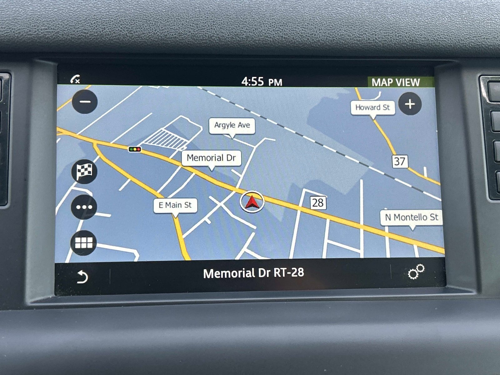 Used 2019 Land Rover Discovery Sport SE image 31