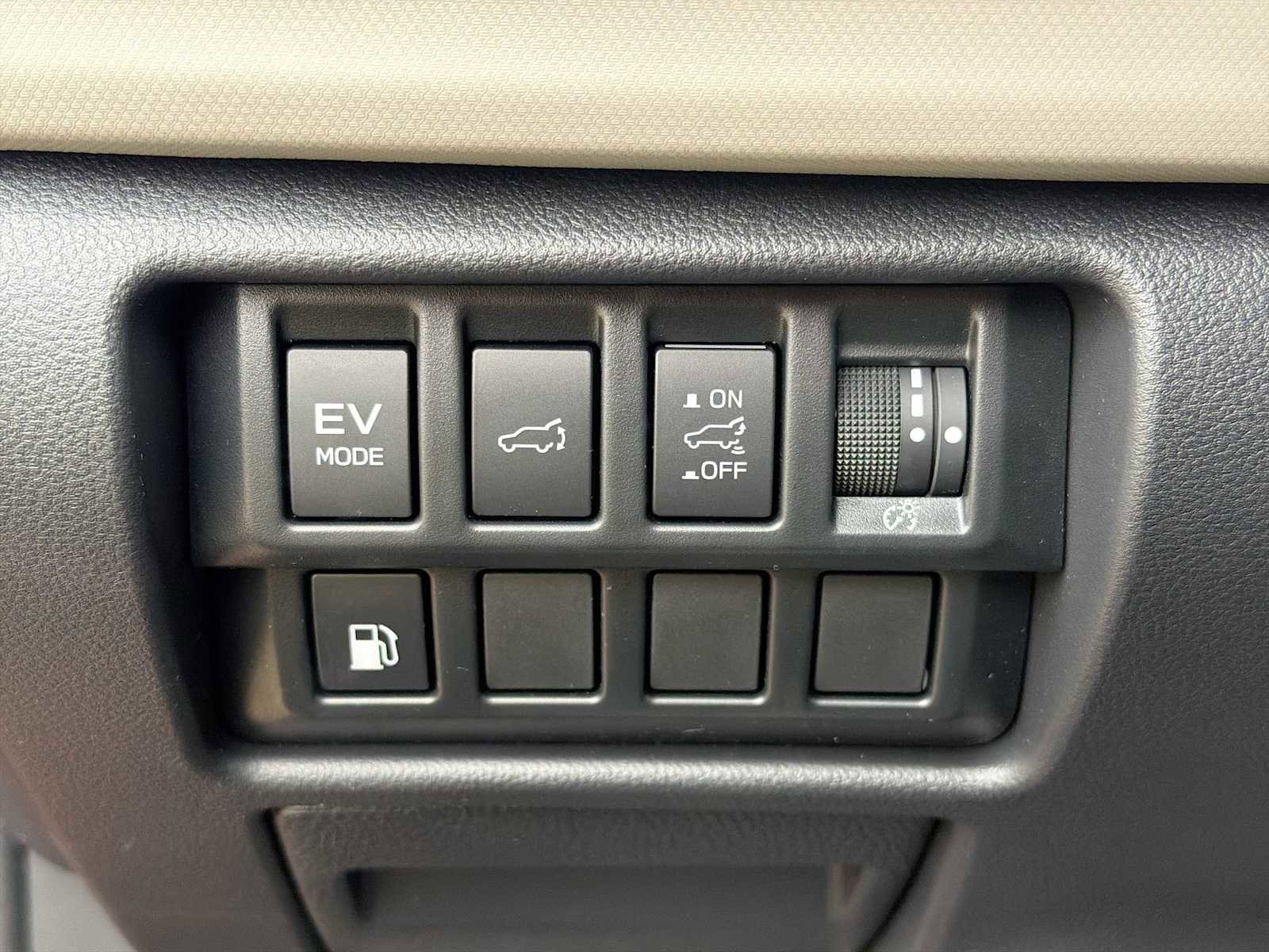 Used 2025 Subaru Forester Limited image 33