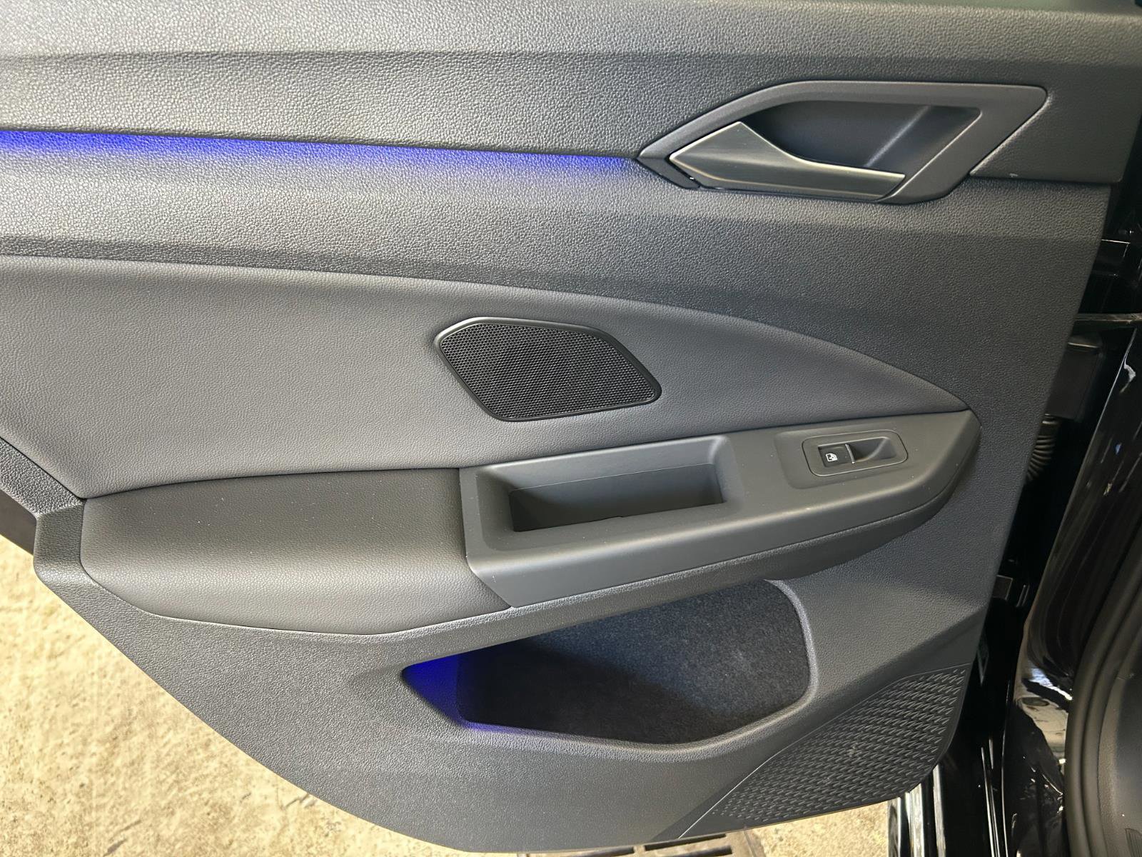 Used 2023 Volkswagen Golf R image 20