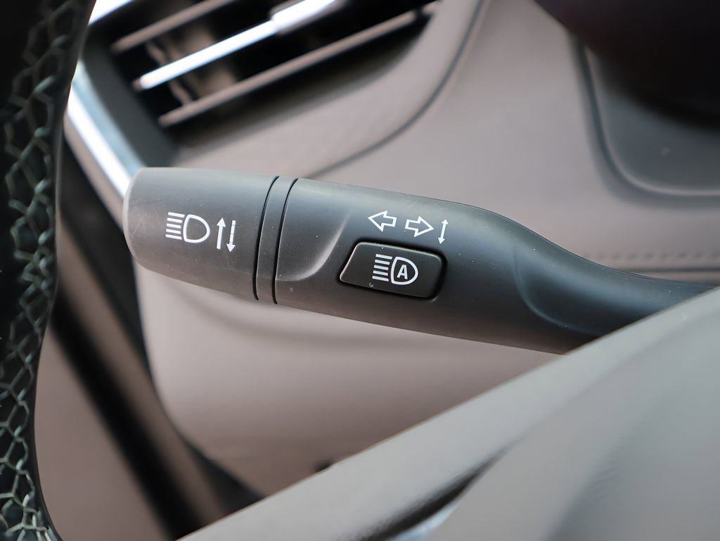 Used 2025 Buick Encore GX Avenir w/ Avenir Convenience Package image 34