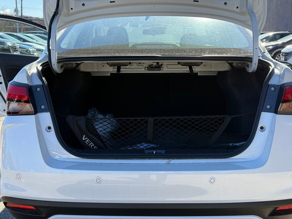 New 2025 Nissan Versa SR w/ Trunk Package image 22