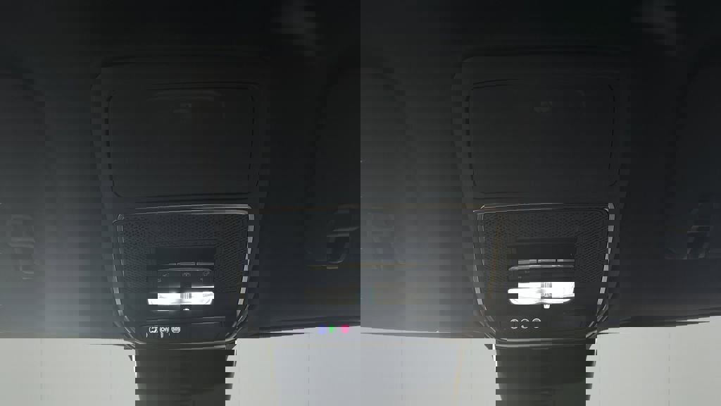 Used 2024 Chevrolet Traverse RS image 25