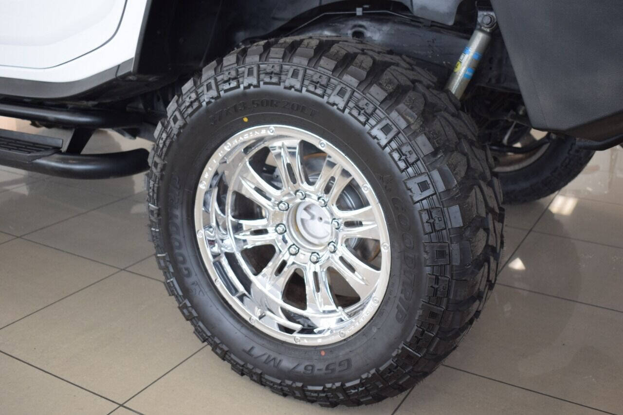 Used 2003 HUMMER H2 w/ Preferred Equipment Group AWD/4WD image 18
