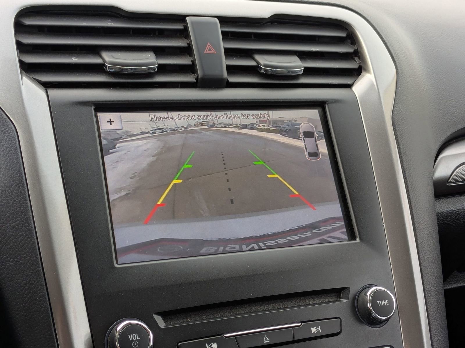 Used 2018 Ford Fusion SE w/ Fusion SE Technology Package image 17