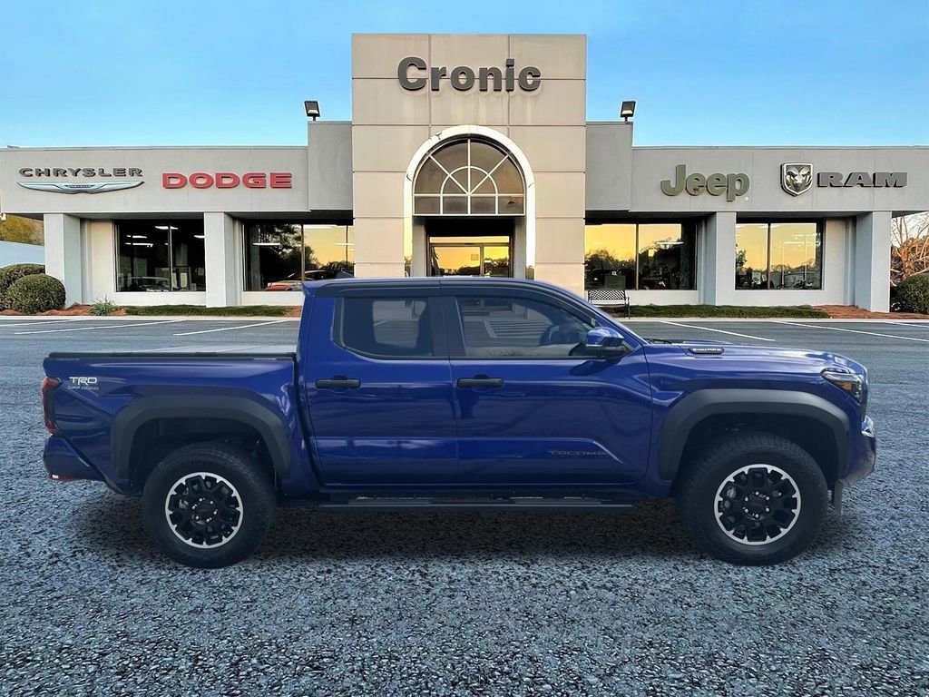Used 2025 Toyota Tacoma TRD Off-Road w/ TRD Off Road Premium Package AWD/4WD image 2