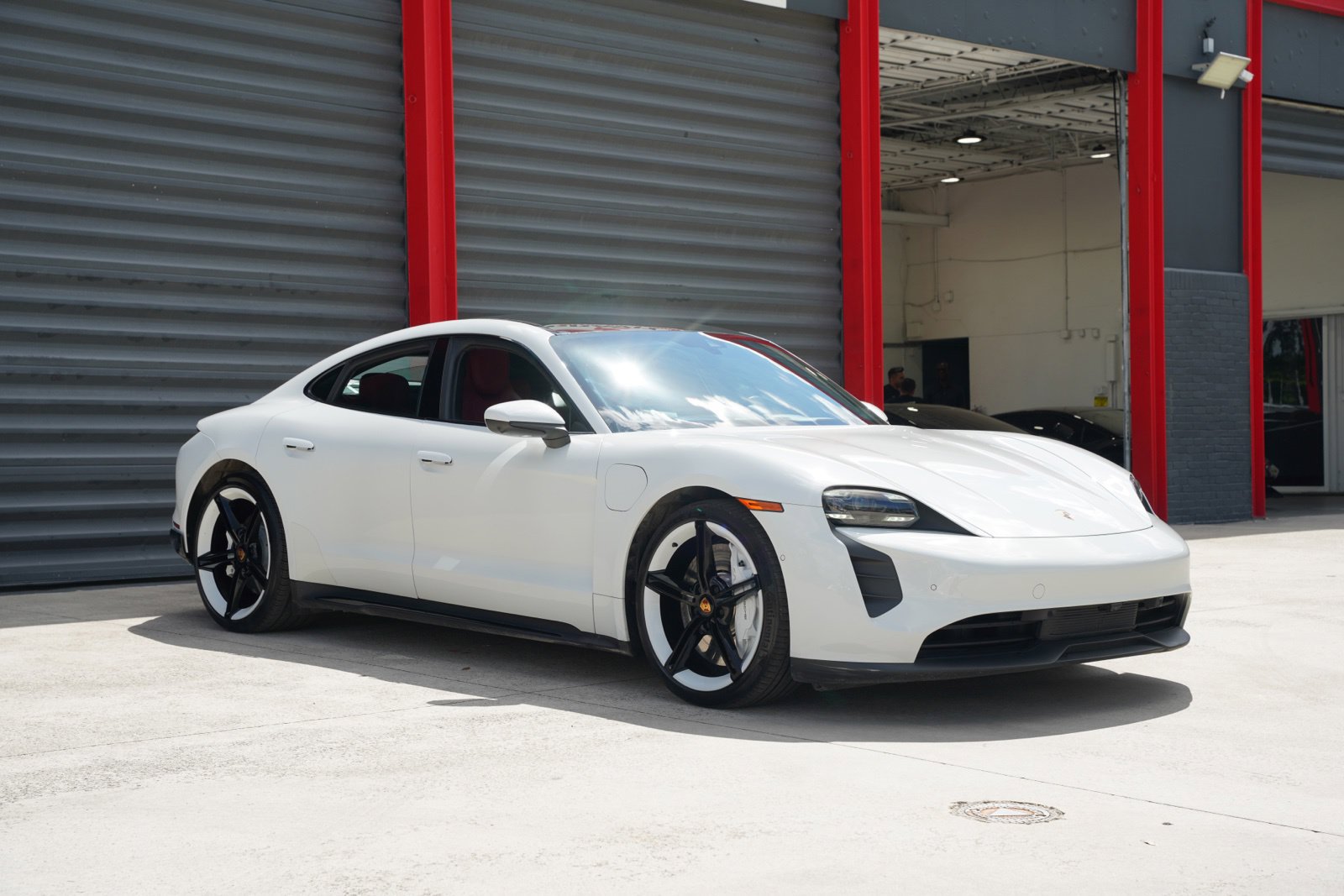Used 2020 Porsche Taycan 4S AWD/4WD image 3