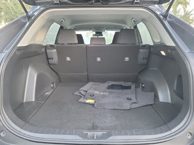 Used 2025 Toyota RAV4 LE FWD image 5