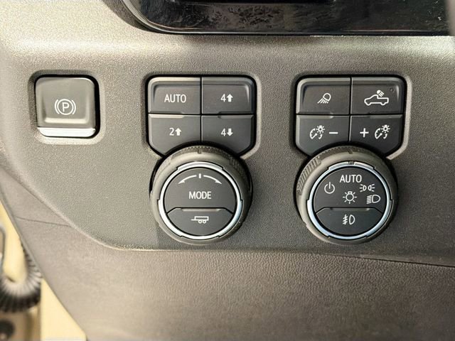 Used 2022 Chevrolet Silverado 1500 ZR2 w/ Technology Package image 9