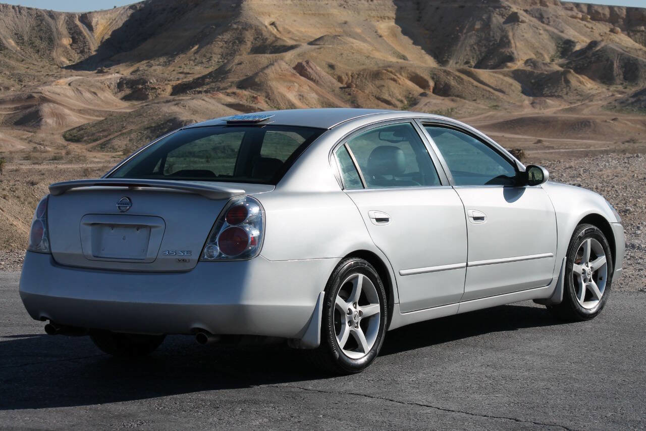 Used 2005 Nissan Altima 3.5 SE w/ (X02) Navigation Pkg FWD image 8