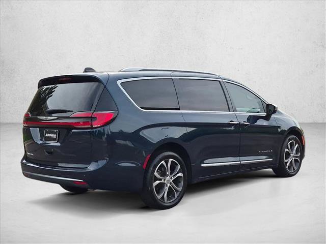 Used 2023 Chrysler Pacifica Pinnacle AWD/4WD image 5
