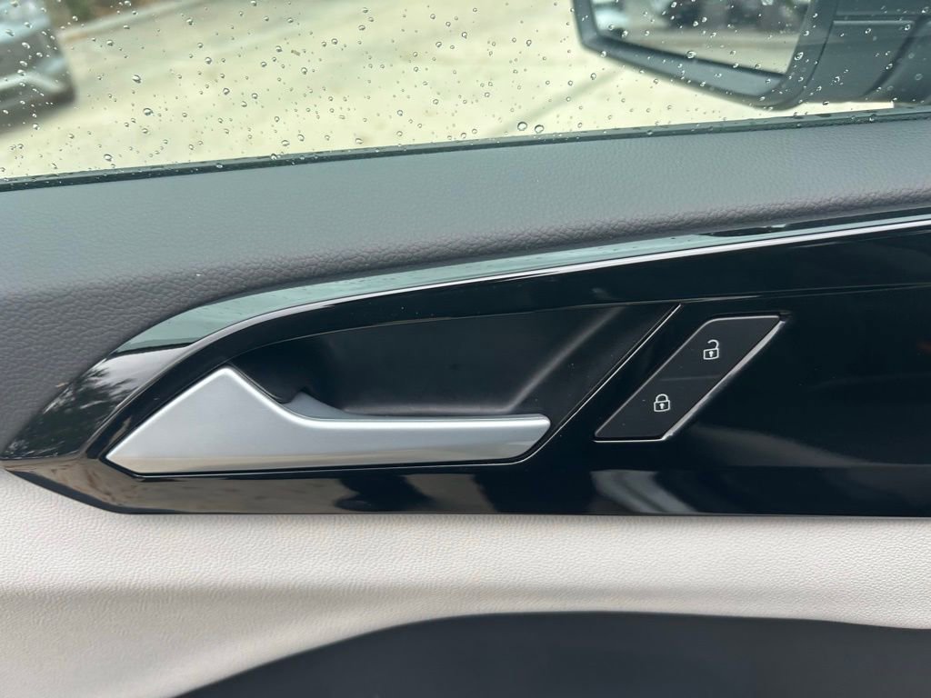 Certified 2025 Volkswagen Taos S image 49