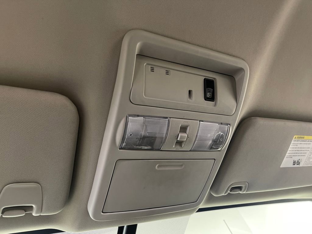 Used 2019 Nissan Titan SV w/ SV Convenience Package image 27