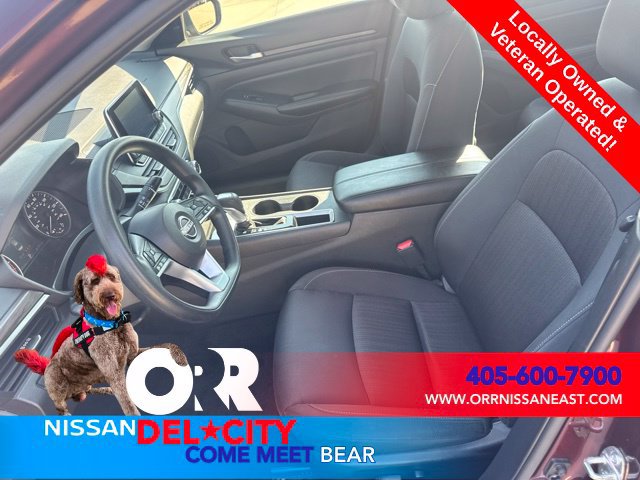 Used 2025 Nissan Altima 2.5 SV FWD image 14