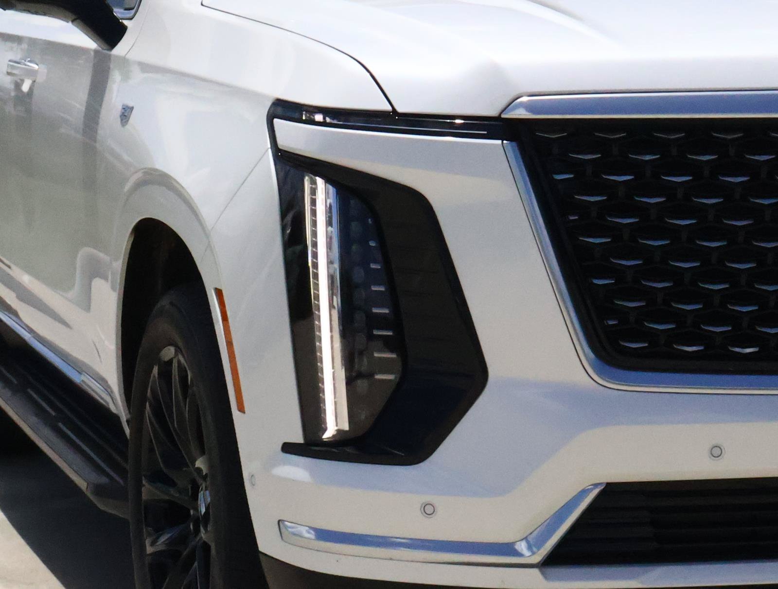 Certified 2025 Cadillac Escalade Premium Luxury RWD image 9