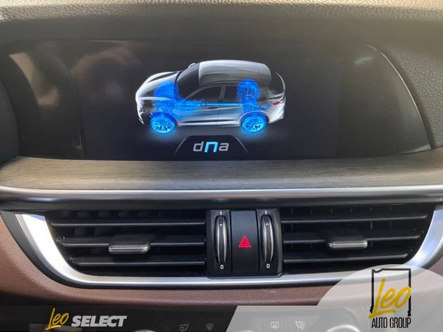 Used 2018 Alfa Romeo Stelvio Ti AWD/4WD image 11