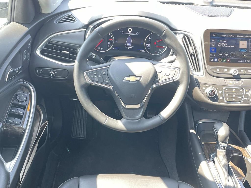 Used 2024 Chevrolet Malibu LT FWD image 13