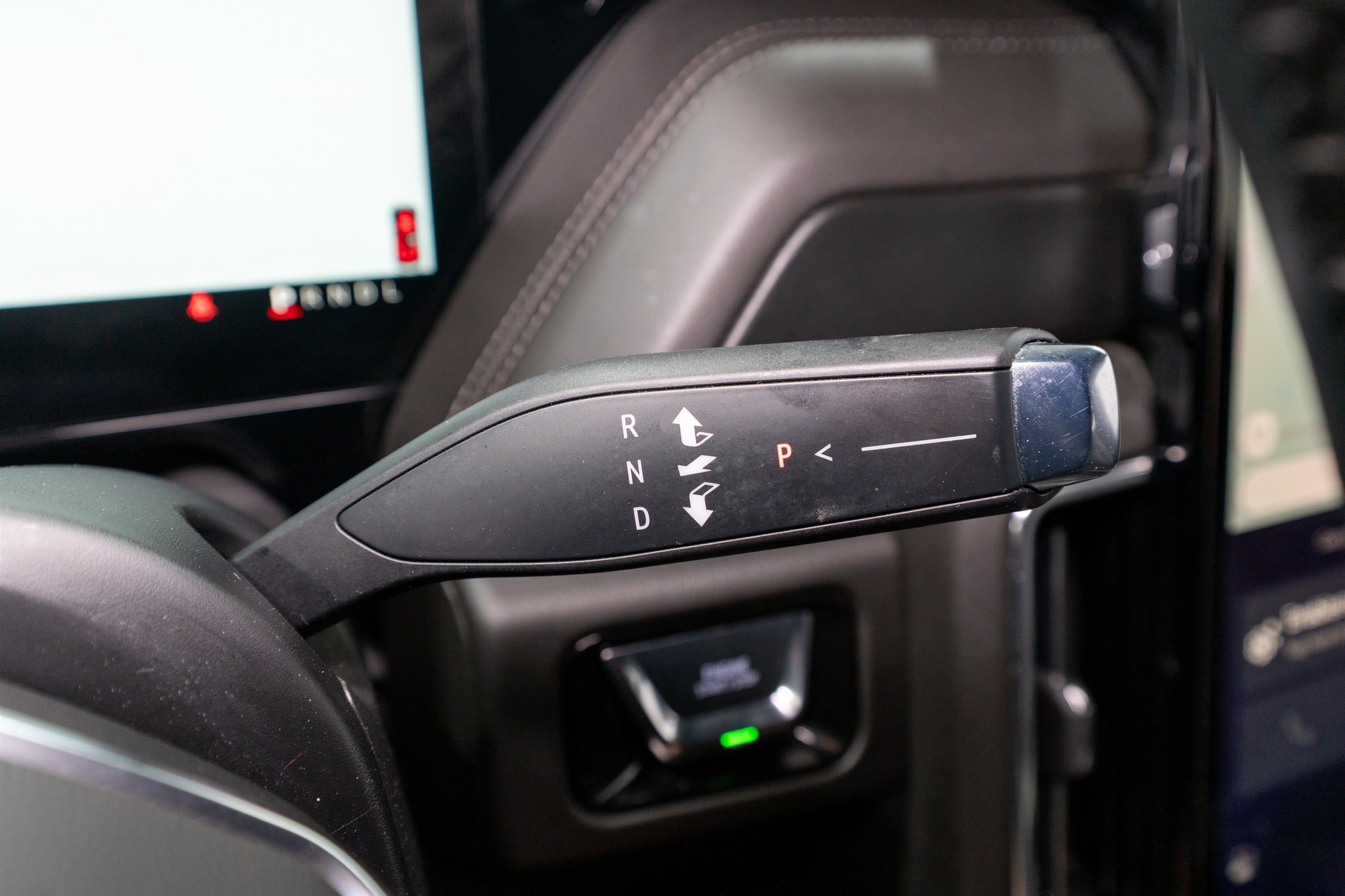 Used 2025 GMC Yukon XL Denali RWD image 26