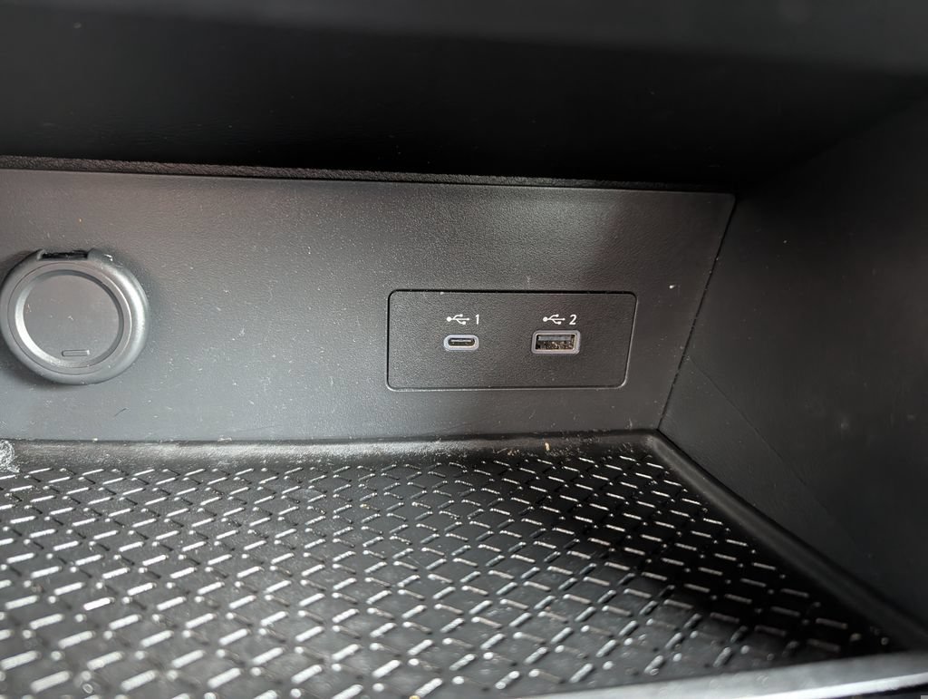 Used 2025 Nissan Pathfinder SV AWD/4WD image 27