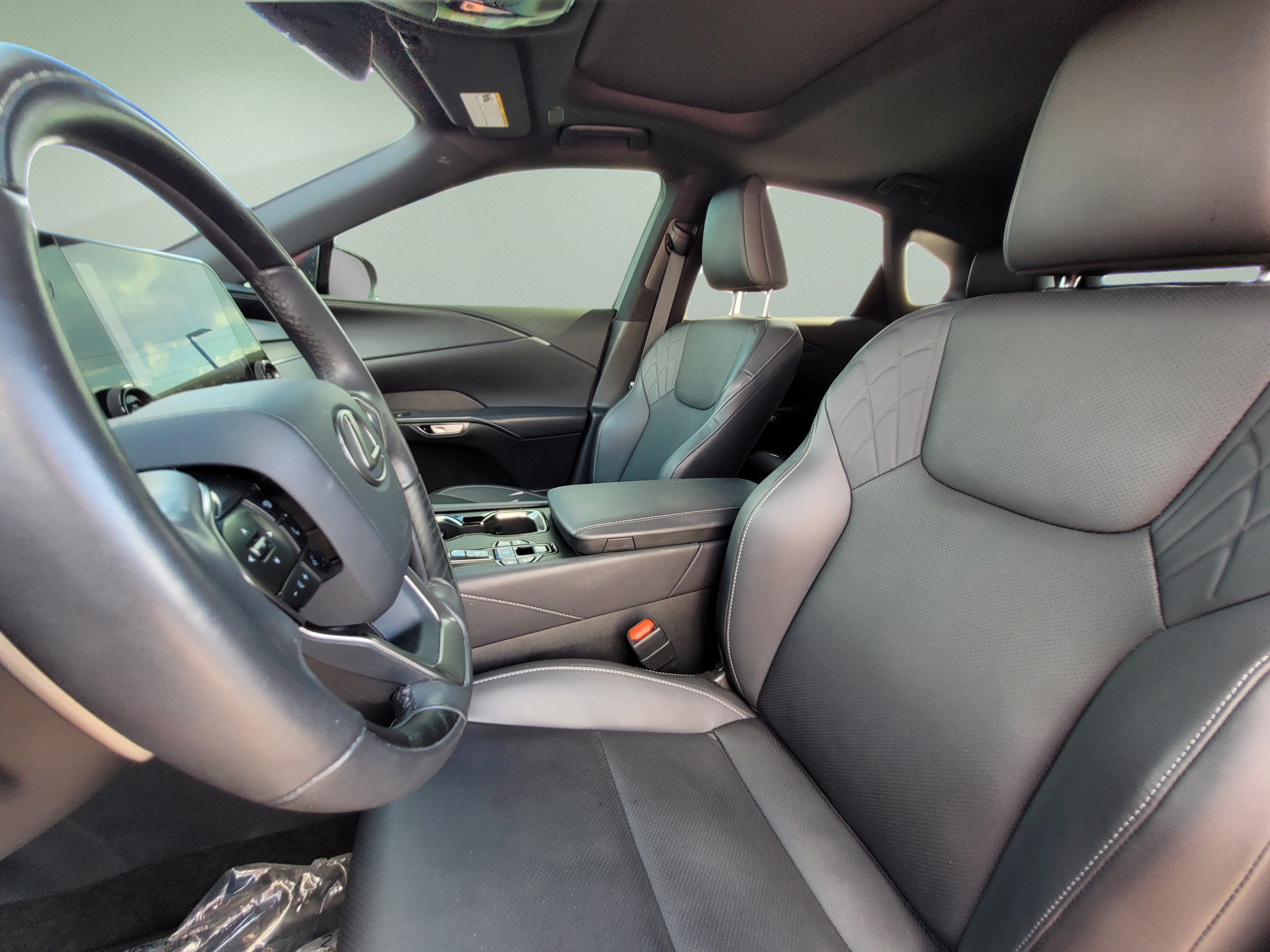 Used 2023 Lexus RX 350 Premium w/ Accessory Package AWD/4WD image 25