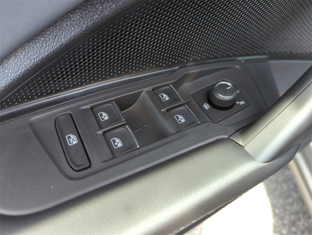 New 2026 Volkswagen Tiguan SE R-Line image 27