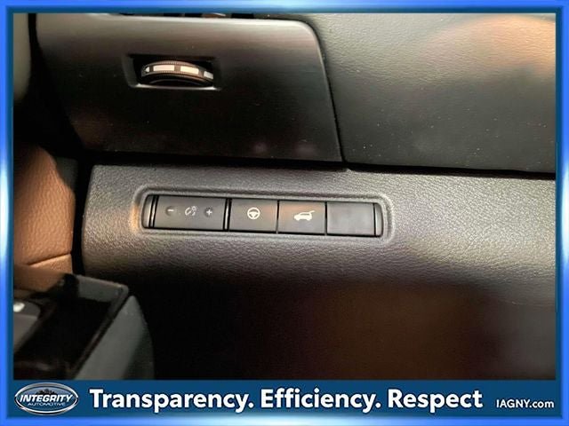 Used 2025 Nissan Pathfinder SL AWD/4WD image 23