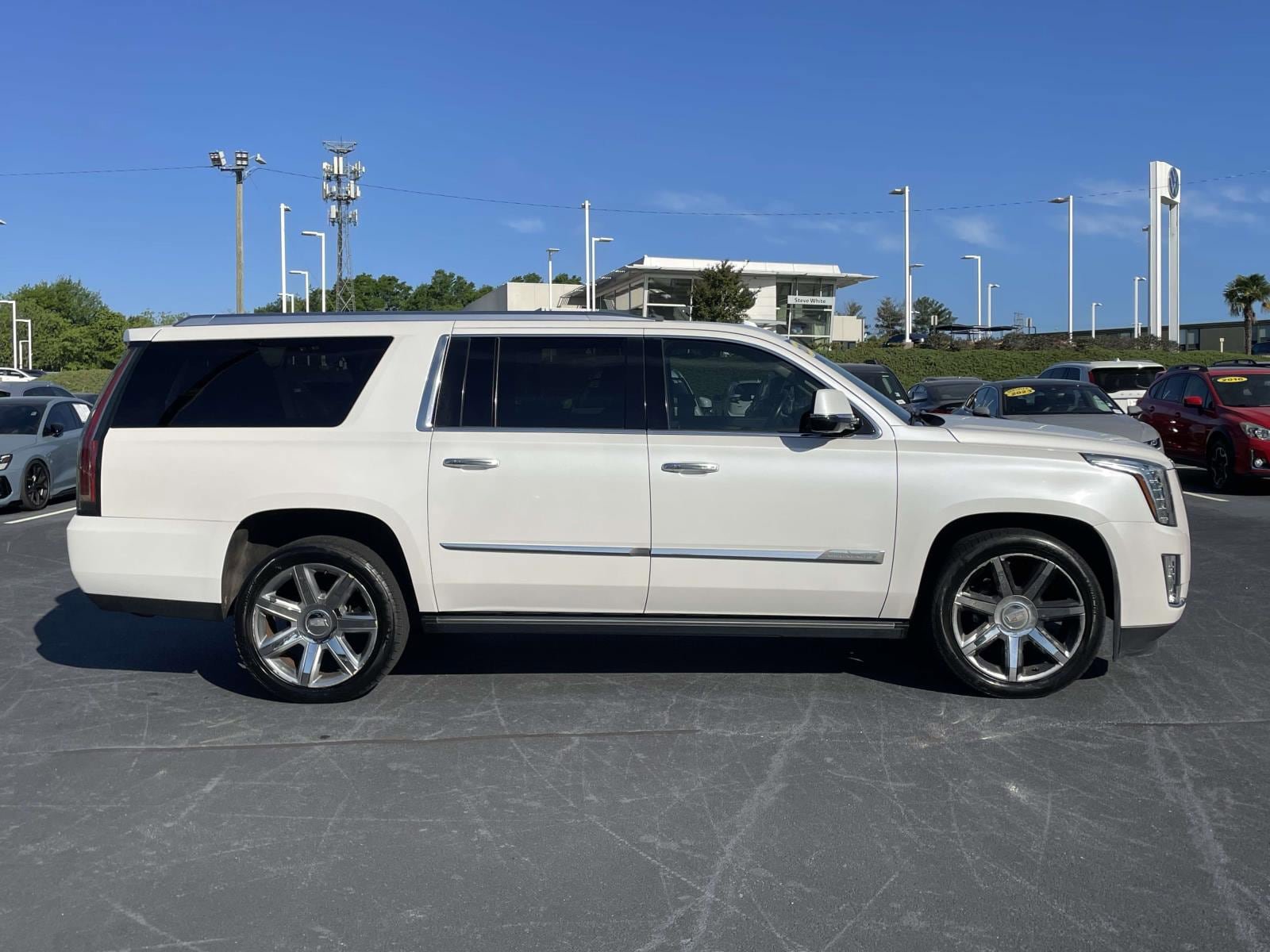 Used 2016 Cadillac Escalade ESV Premium image 8