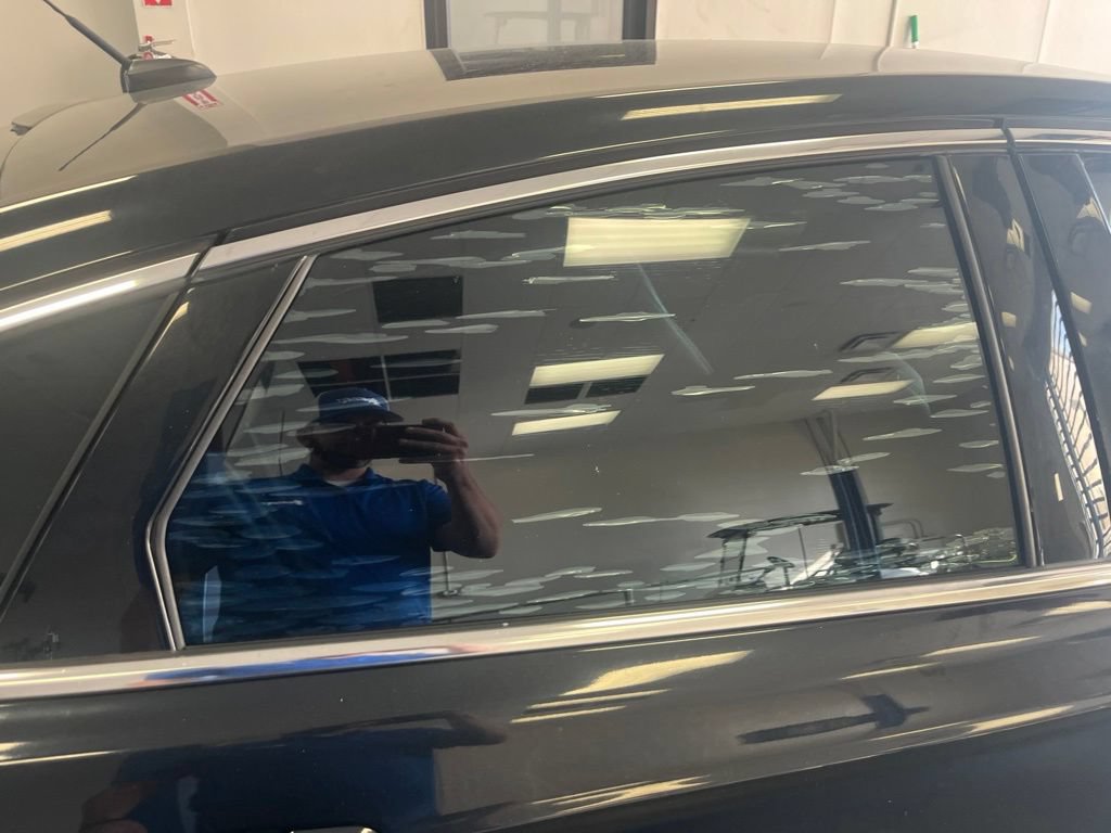 Used 2017 Ford Fusion SE w/ Fusion SE Technology Package FWD image 12