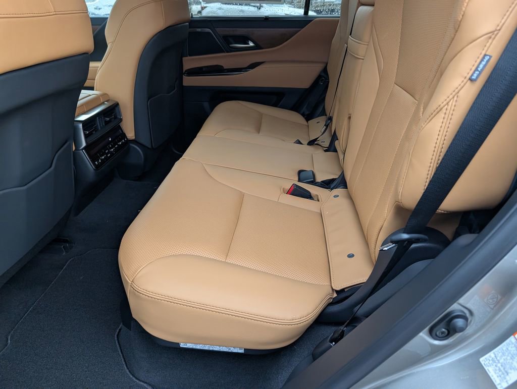 New 2026 Lexus LX 600 4WD w/ Luxury Package image 7