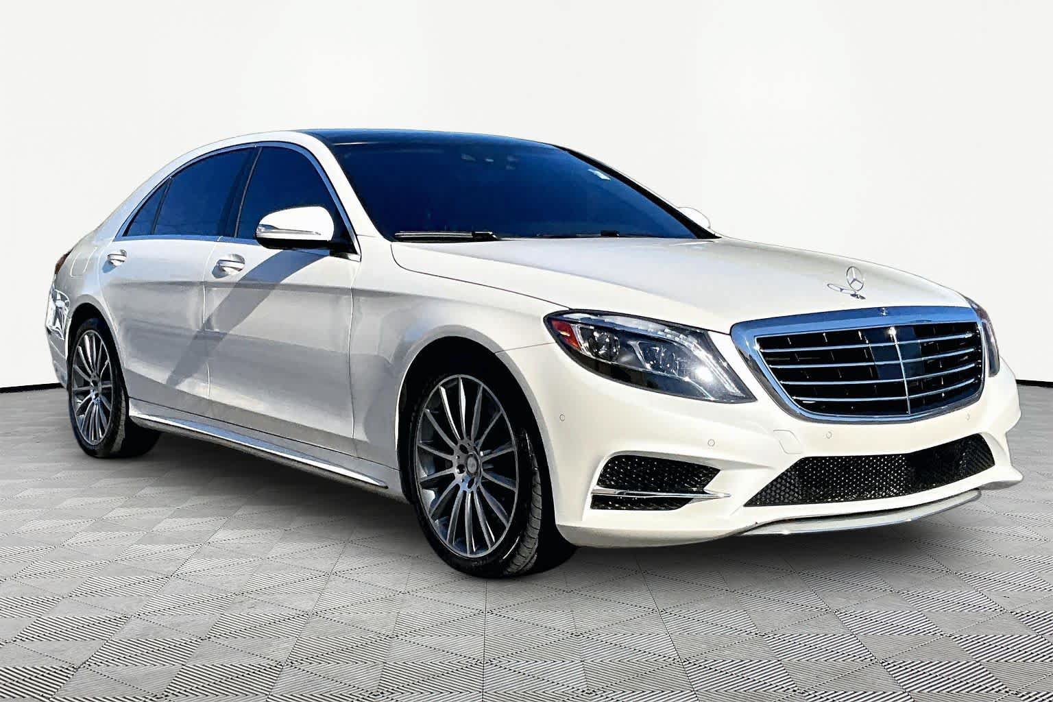 Used 2017 Mercedes-Benz S 550 Sedan image 3