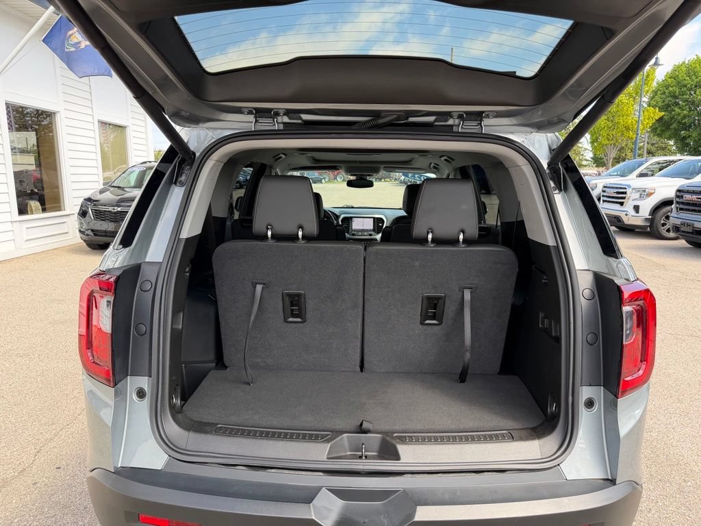 Certified 2023 GMC Acadia SLT w/ Elevation Edition FWD image 9