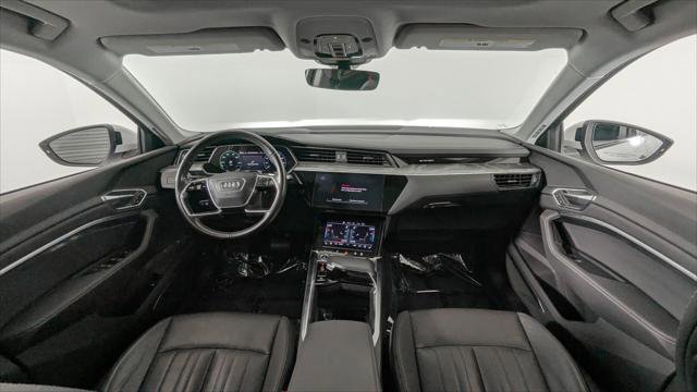 Used 2021 Audi e-tron Premium Plus w/ Premium Plus Package image 27
