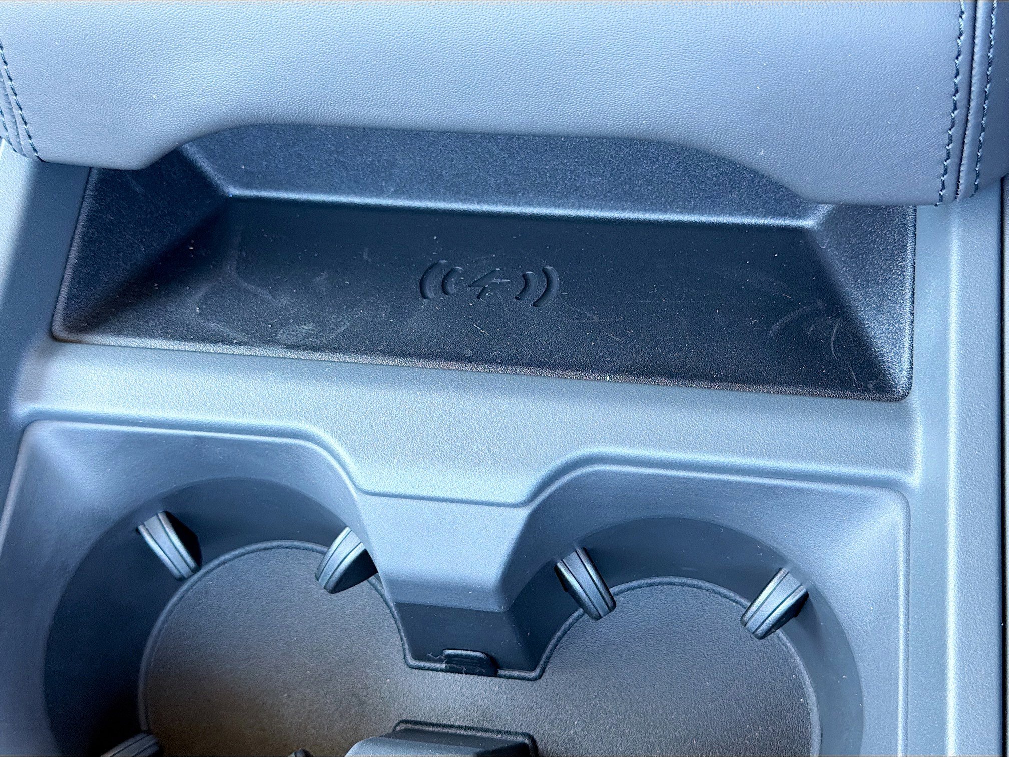 New 2026 Land Rover Defender 110 X-Dynamic SE image 30