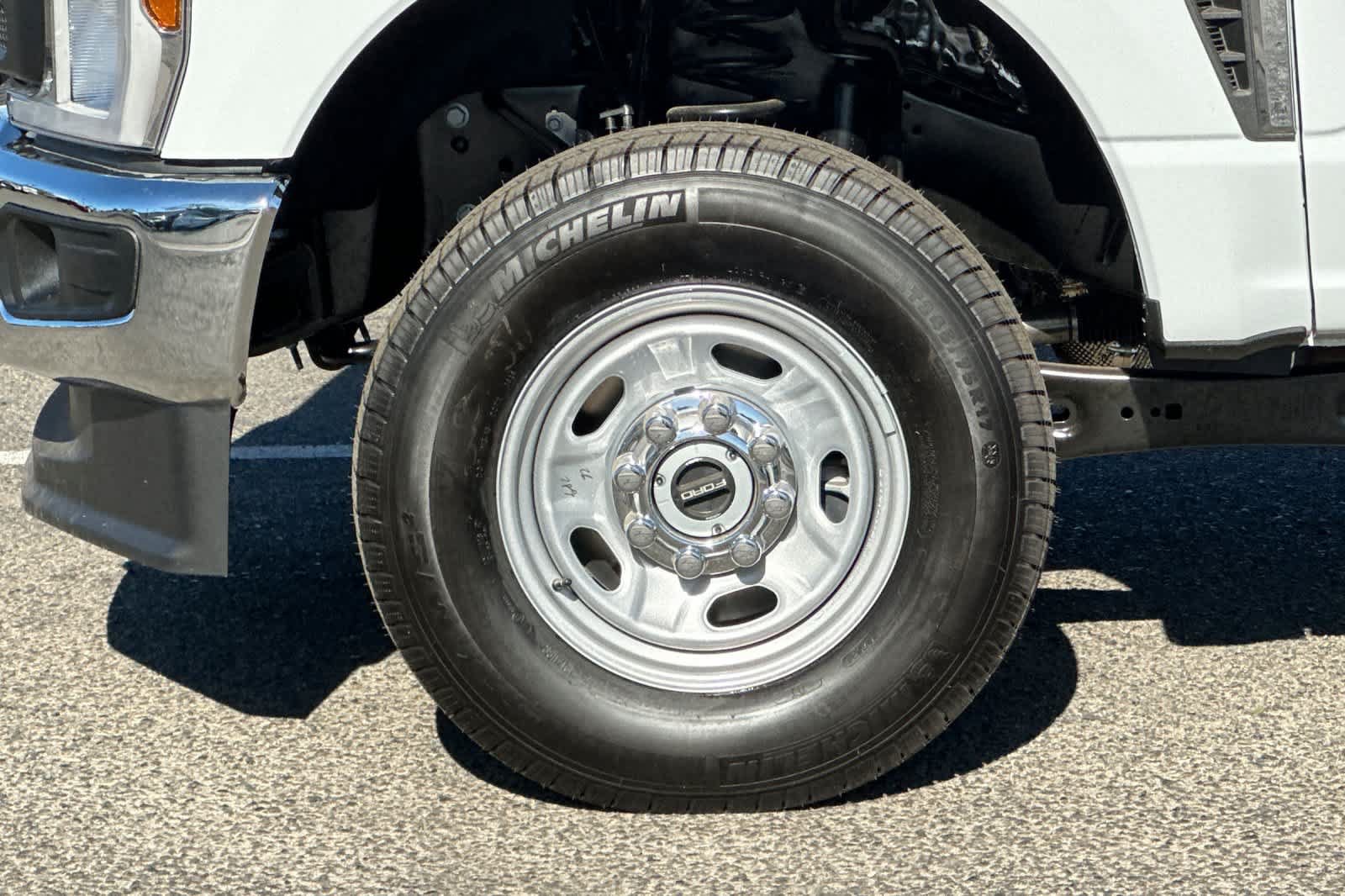 New 2026 Ford F350 XL w/ XL Chrome Package AWD/4WD image 25