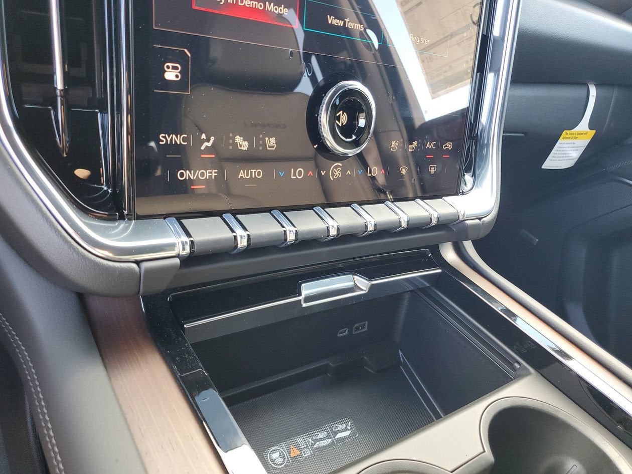 New 2026 GMC Yukon XL Denali w/ Denali Reserve Package AWD/4WD image 23