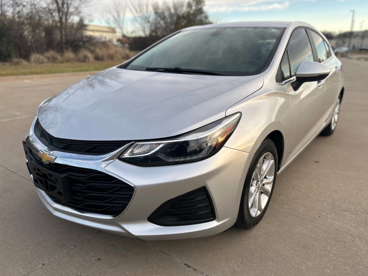 Used 2019 Chevrolet Cruze LT w/ Convenience Package image 2
