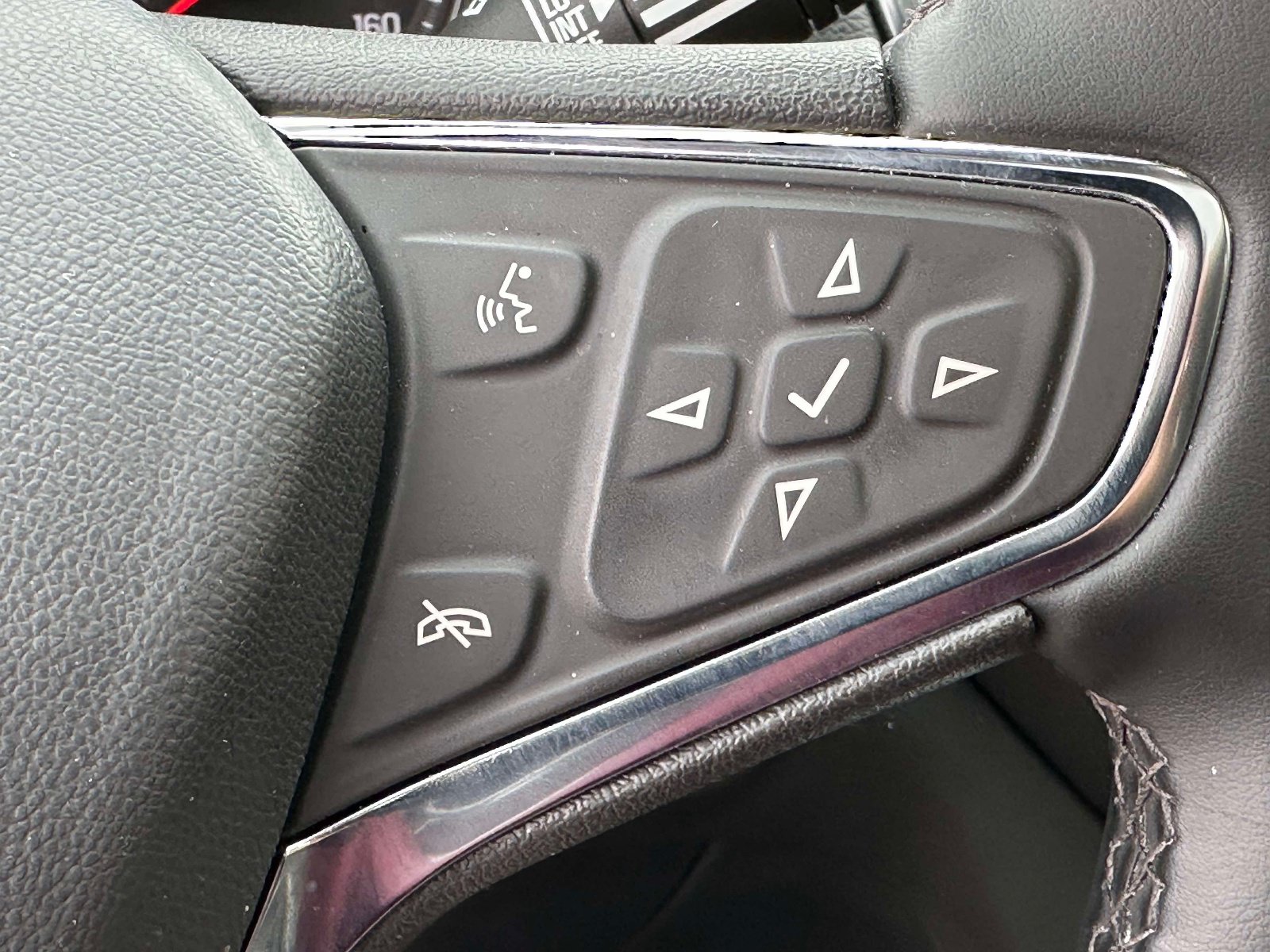 Used 2024 Chevrolet Equinox LT AWD/4WD image 24