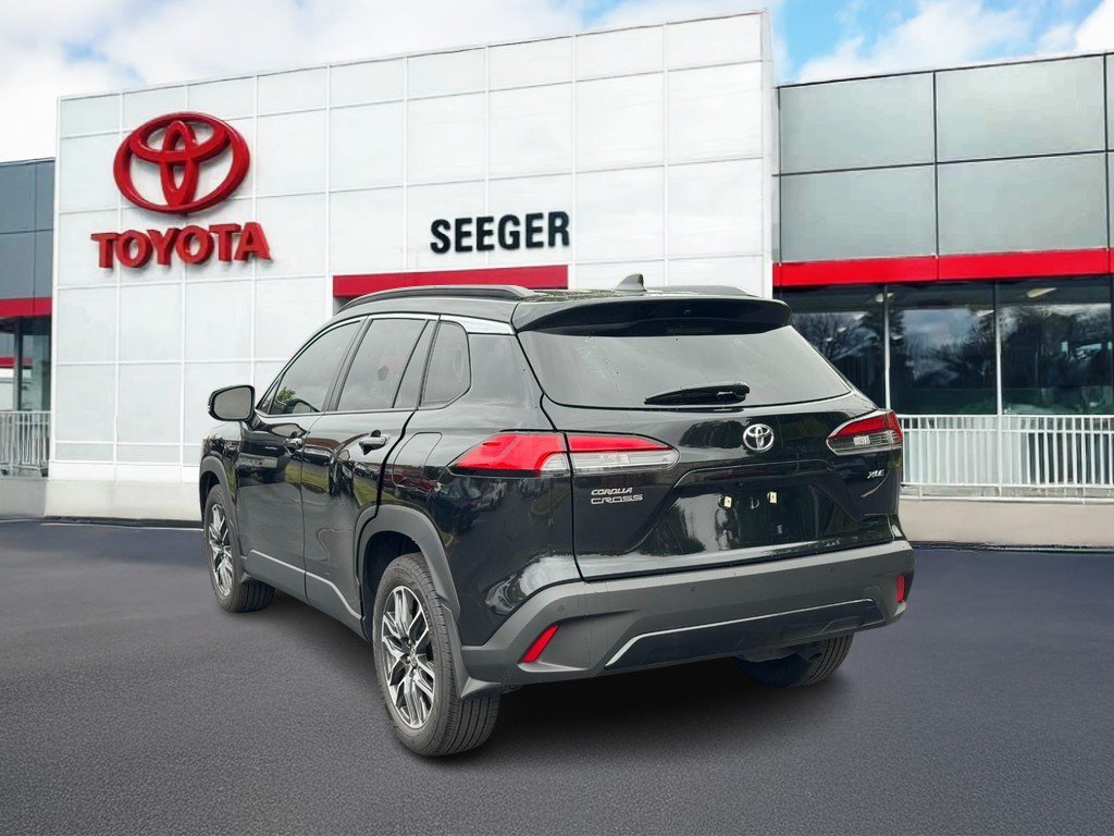 Used 2026 Toyota Corolla Cross XLE w/ Convenience Package FWD image 9