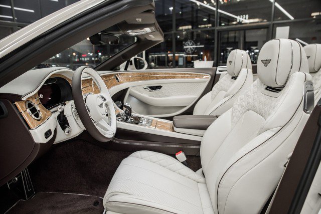 Used 2021 Bentley Continental GT V8 image 5